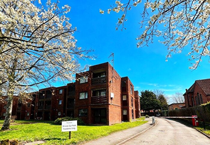 1 Bedroom Flat For Sale In Stratford Road, Hall Green, Birmingham, West Midlands, B28