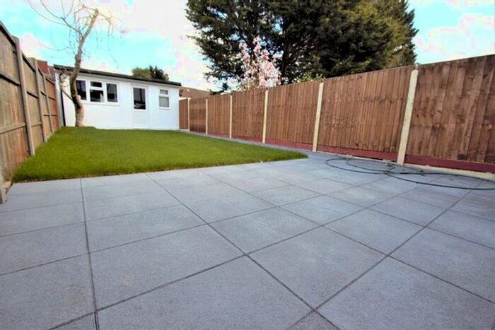 Property To Rent In Boleyn Avenue, Enfield, EN1