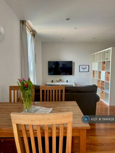 1 Bedroom Flat To Rent In The Hayes, Cardiff, CF10