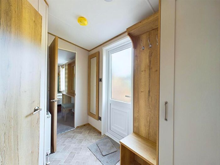 2 Bedroom Chalet For Sale In Woodthorpe Leisure Park, Woodthorpe, Alford, LN13