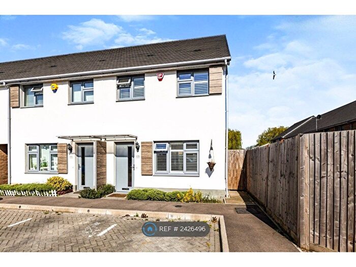 2 Bedroom End Of Terrace House To Rent In Cygnet Way, Maidenhead, SL6