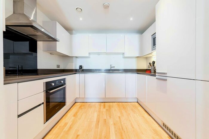 3 Bedroom Flat To Rent In Wood Wharf, London, SE10