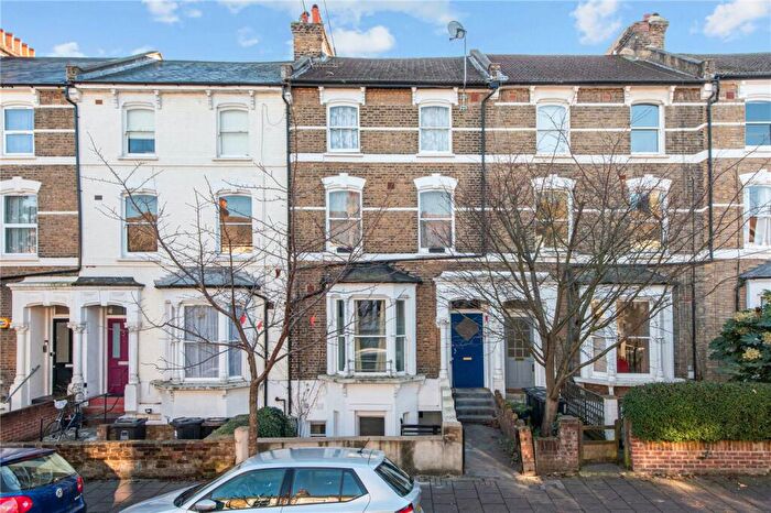 1 Bedroom Apartment To Rent In Brooke Road, London, N16