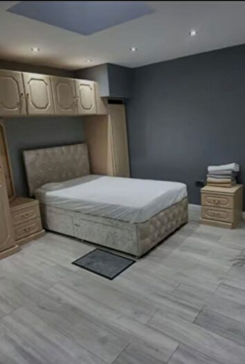 Studio To Rent In Torridge Road, Slough, SL3