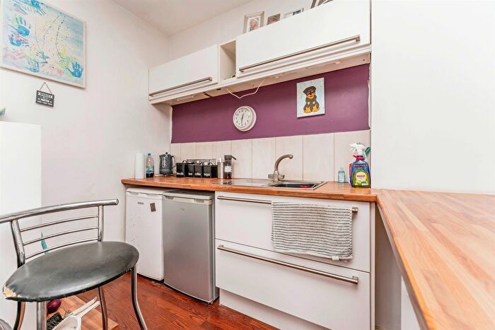 2 Bedroom End Of Terrace House For Sale In Oakley Street, Kettering, NN16