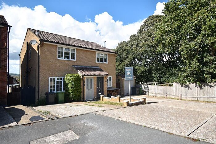2 Bedroom Semi-detached House For Sale In Warren Close, St. Leonards-On-Sea, TN38