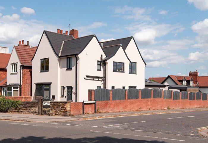 3 Bedroom Detached House For Sale In Walton Road, Chesterfield, S40