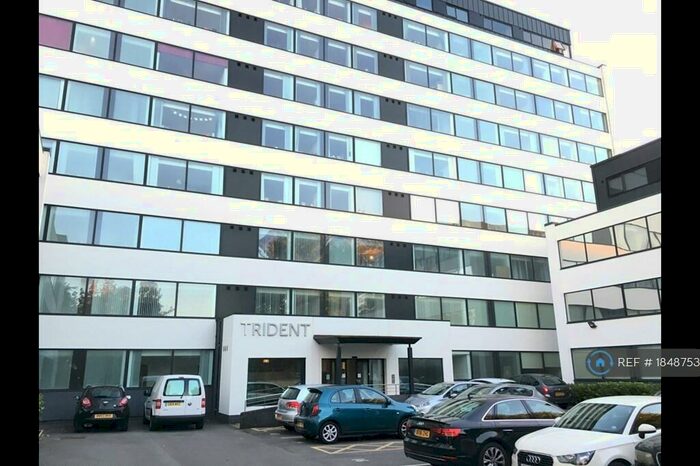 2 Bedroom Flat To Rent In Ashton Lane, Sale, M33