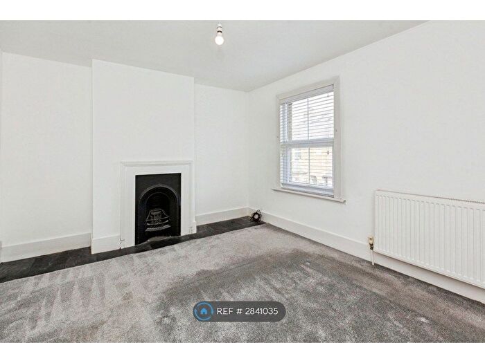 2 Bedroom Terraced House To Rent In Alma Road, Windsor, SL4