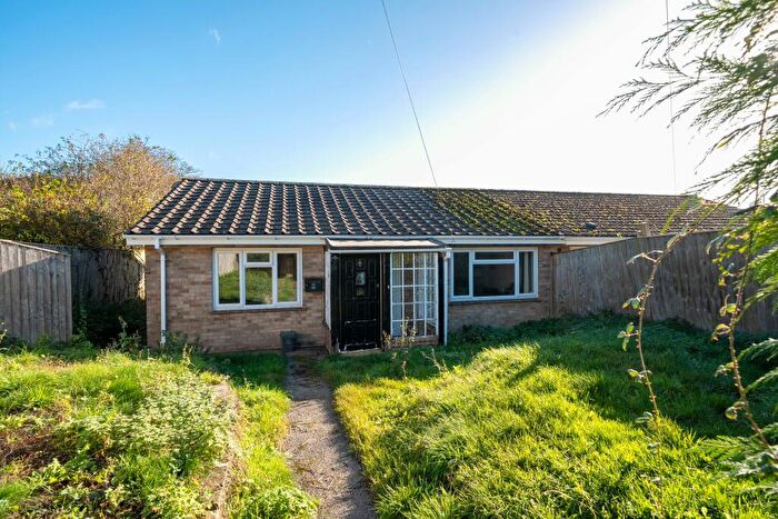 2 Bedroom Semi-Detached Bungalow For Sale In Walnut Tree Ground, Fyfield, SP11