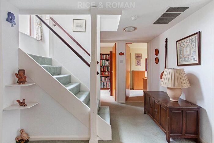 4 Bedroom Detached House For Sale In Luckley Wood, Wokingham, RG41