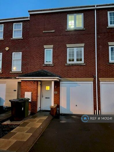 3 Bedroom Terraced House To Rent In Topliss Way, Leeds, LS10