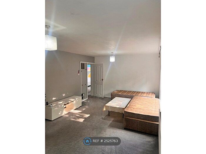 2 Bedroom Flat To Rent In Westfield Road, Birmingham, B15