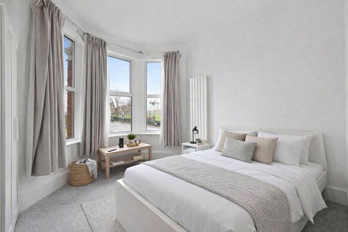 2 Bedroom Flat To Rent In Pavilion Terrace, London, W12