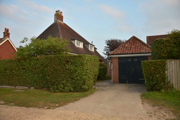 4 Bedroom Detached House To Rent In New Road, Keyhaven, Lymington, Hampshire, SO41