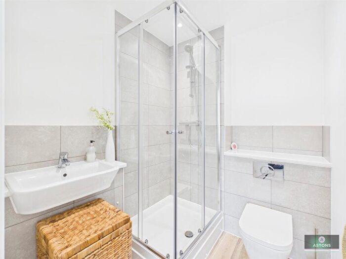 House For Sale In Clay Vale, Faygate, Horsham, RH12