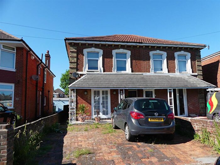 2 Bedroom Flat To Rent In Alexandra Road, Southampton, SO15