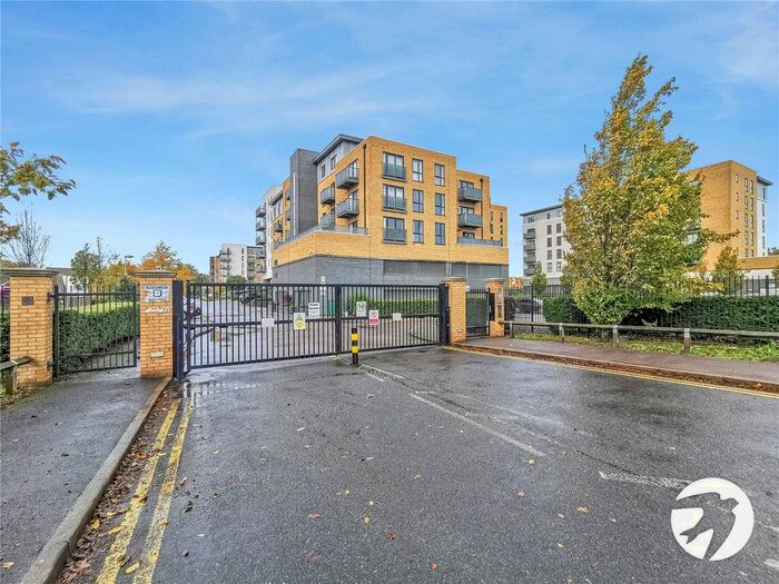 2 Bedroom Flat To Rent In Moyle House, Little Brights Road, Belvedere, DA17