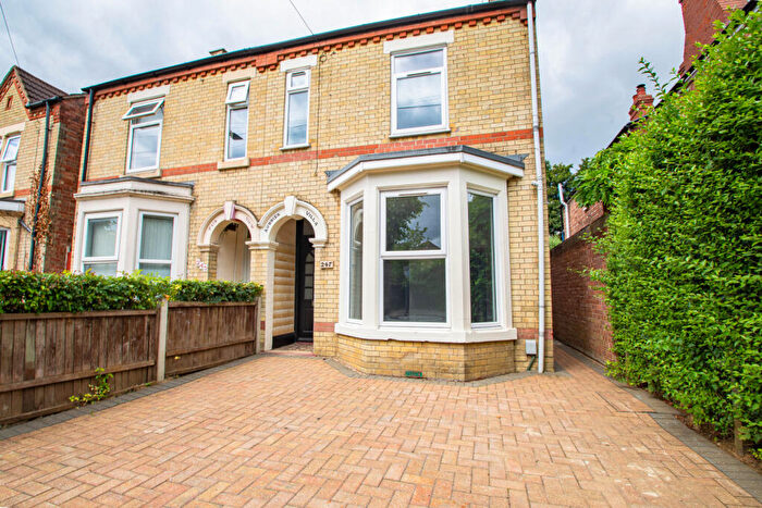 6 Bedroom Semi-Detached House For Sale In Dogsthorpe Road, Peterborough, Cambridgeshire, PE1