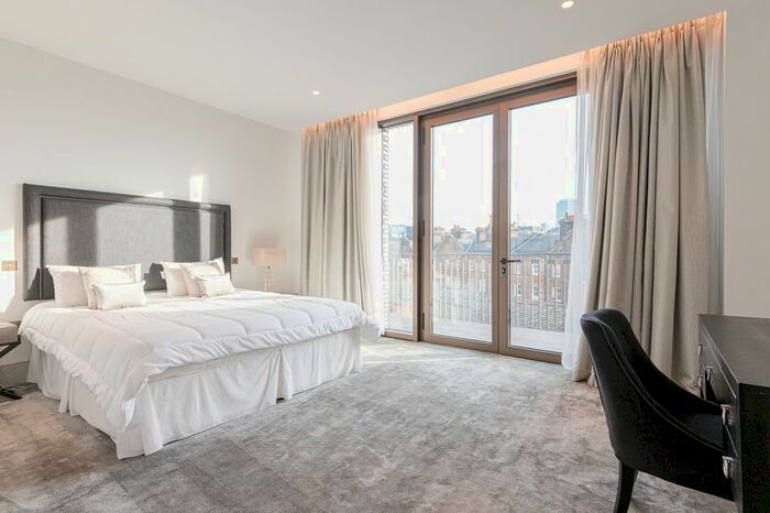2 Bedroom Flat To Rent In Victoria Street, Westminster, SW1H