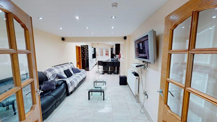 4 Bedroom House To Rent In Watermill Close, Selly Oak, B29
