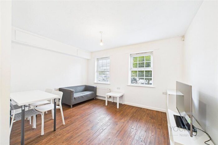 2 Bedroom Flat To Rent In Lion Court, Northampton, Northamptonshire, NN4