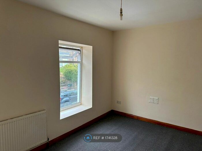 3 Bedroom Terraced House To Rent In Old Road, Neath, SA11