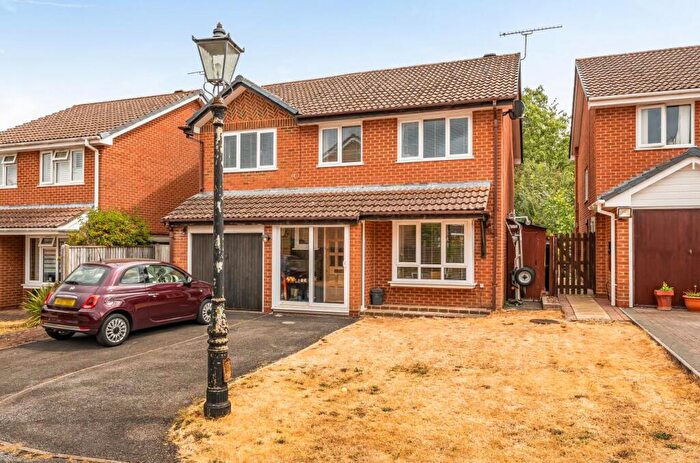 4 Bedroom Detached House For Sale In Calshot Drive, Valley Park, Chandler's Ford, SO53
