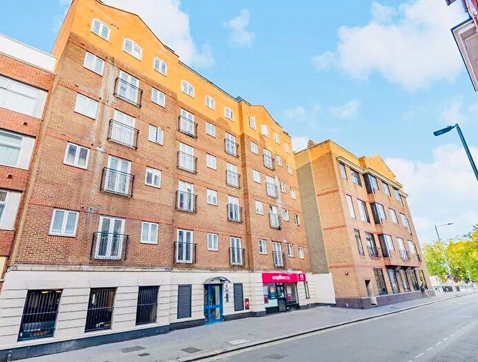 2 Bedroom Flat For Sale In Cheapside, Reading, RG1
