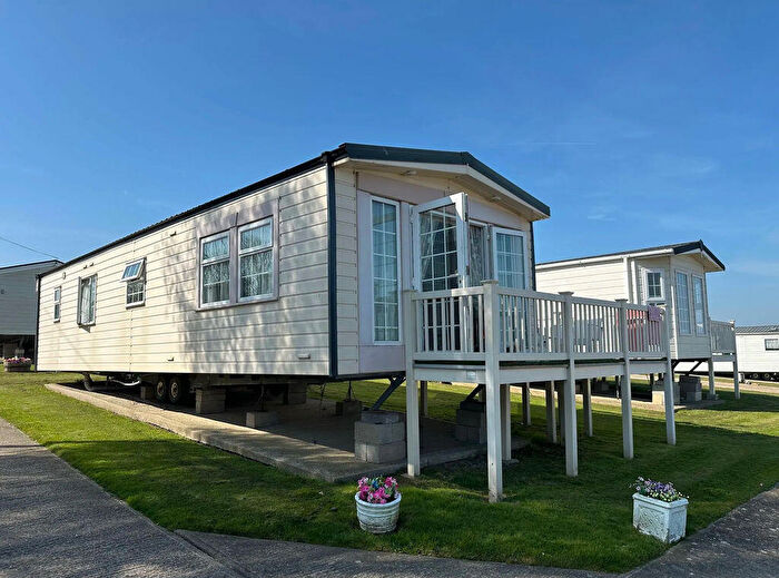 2 Bedroom Park Home For Sale In Holiday Caravans For Sale At Seacliff Holiday Park, ME12