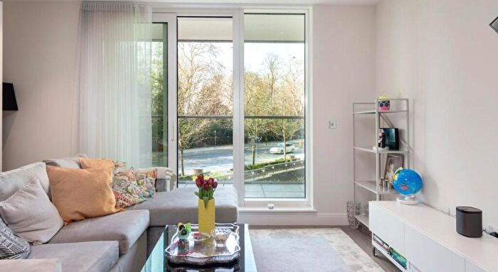1 Bedroom Apartment To Rent In Camellia House, Queenstown Road, London, SW11