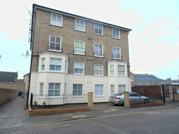 2 Bedroom Apartment To Rent In Flat, Philip Larkin House, MK40