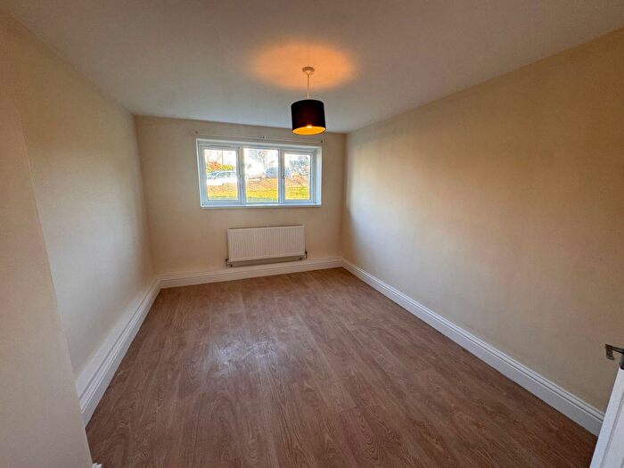 2 Bedroom Flat To Rent In Warren Avenue, South Croydon, Surrey, CR2