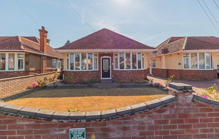 2 Bedroom Detached Bungalow For Sale In Pound Lane, Gorleston, Great Yarmouth, NR31