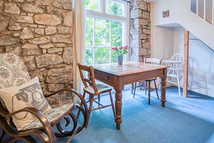 2 Bedroom Cottage For Sale In St. Johns Hill, Tenby, SA70