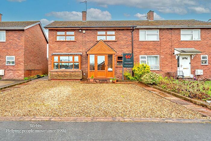 3 Bedroom Semi Detached House For Sale In Elms Close, Shareshill, Wolverhampton, WV10