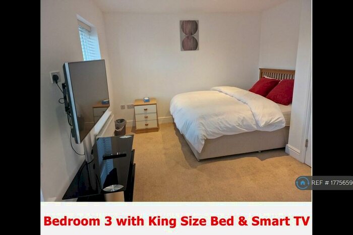 6 Bedroom End Of Terrace House To Rent In Harlow Crescent, Oxley Park, Milton Keynes, MK4