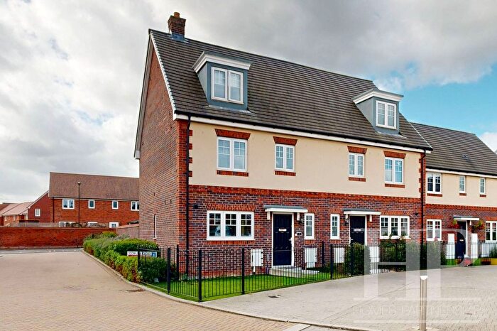 4 Bedroom Semi-Detached House To Rent In Cornwell Avenue, Crawley, RH10