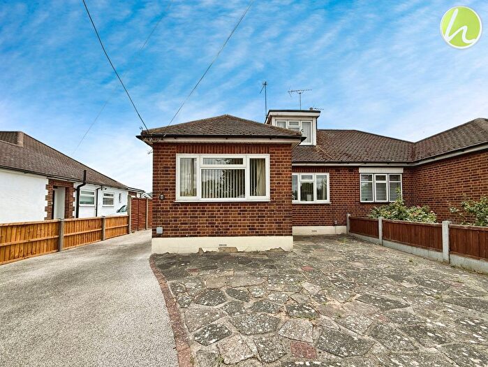 2 Bedroom Property For Sale In London Road, Stanford-Le-Hope, SS17