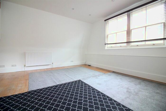 1 Bedroom Flat To Rent In York Street, Twickenham, TW1