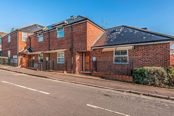 2 Bedroom Flat To Rent In Armstrong Road, Englefield Green, Egham, TW20