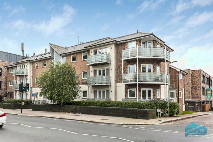 3 Bedroom Apartment To Rent In Hartnell Court, Ballards Lane, Finchley, London, N3