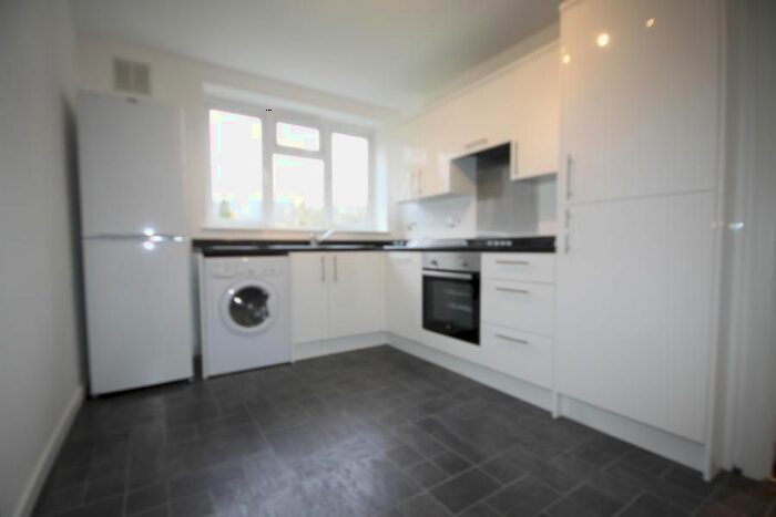 1 Bedroom Flat To Rent In Kidbrooke Grove, Blackheath, SE3
