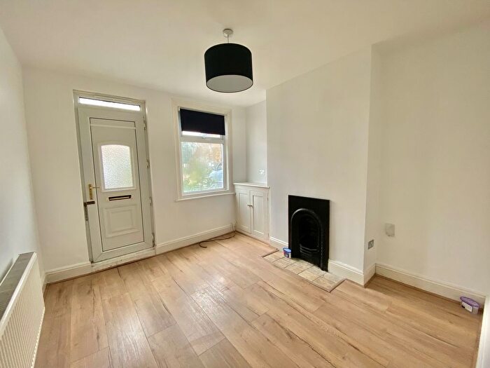 3 Bedroom Property To Rent In New Road, Woodston, Peterborough, PE2