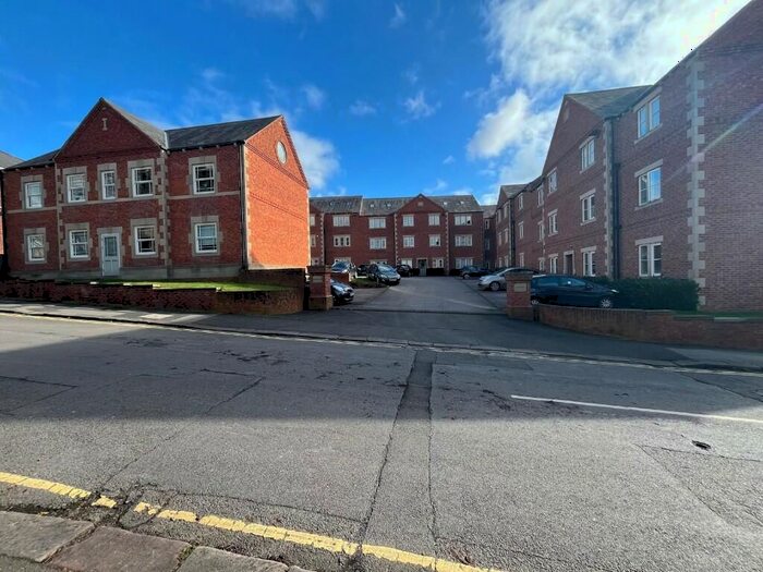 2 Bedroom Flat To Rent In Ashgate Court, Chesterfield, S40