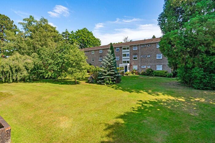 2 Bedroom Flat For Sale In Shrublands Court, Tunbridge Wells, Kent, TN2