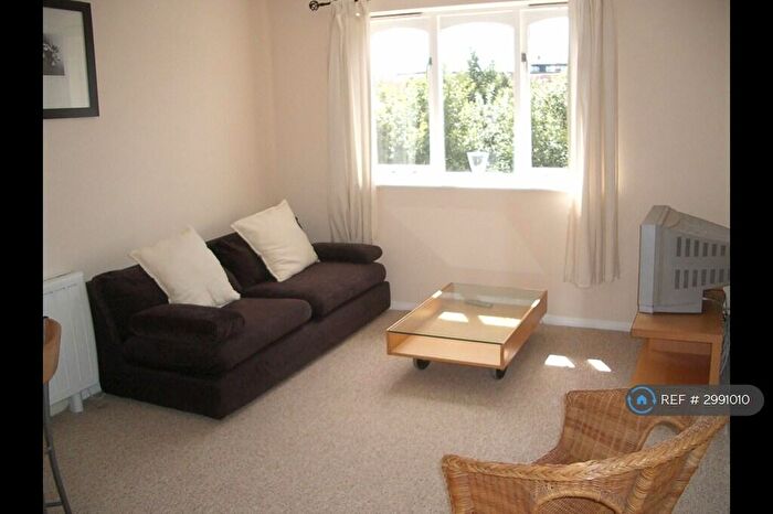 1 Bedroom Flat To Rent In Telegraph Place, London, E14