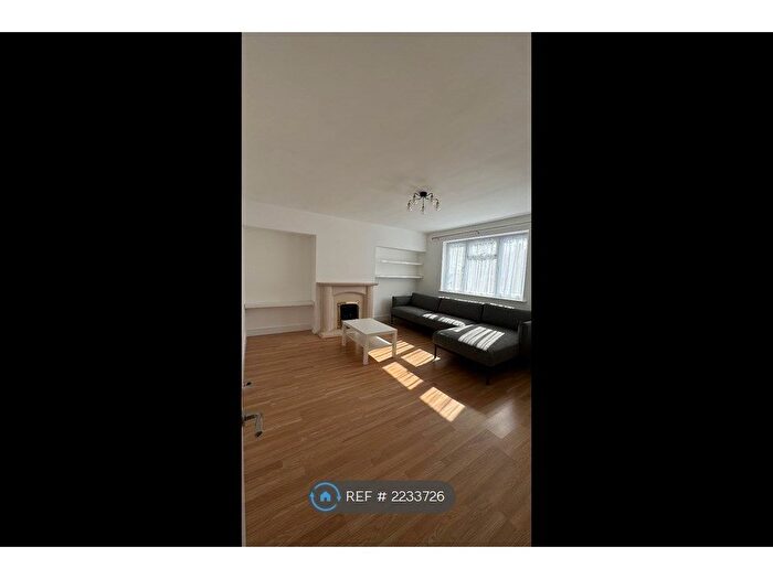 3 Bedroom Semi-Detached House To Rent In Templer Avenue, Grays, RM16