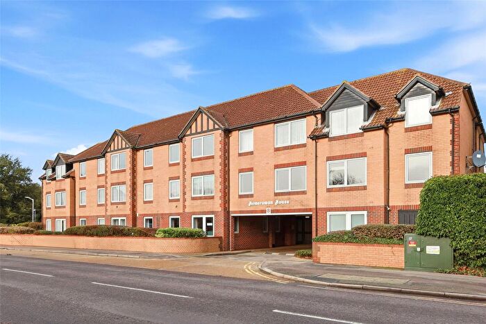 2 Bedroom Flat For Sale In Station Road, Thorpe Bay, Essex, SS1