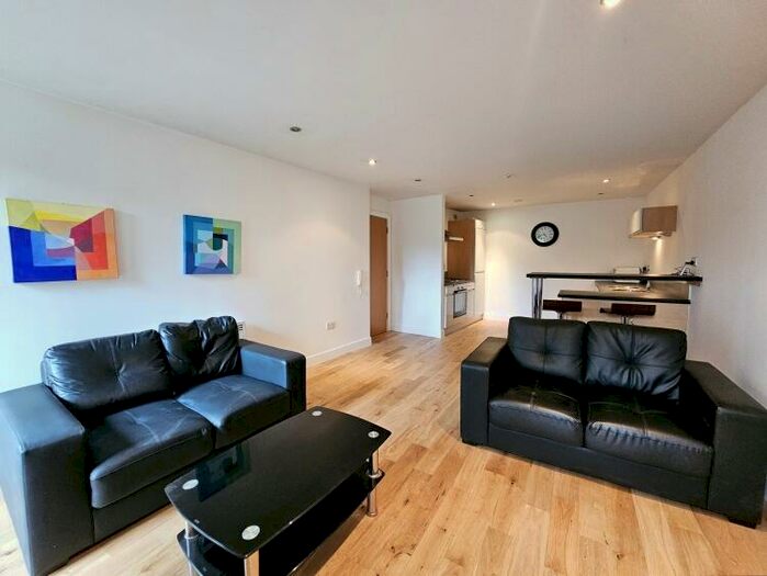 2 Bedroom Apartment To Rent In Faroe, City Island, Leeds, LS12